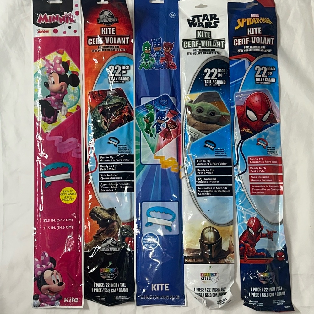 🔹🆕🔹LOT of 5 Character Kites Disney Marvel Minnie Yoda Jurrasic World PJ Mask NEW